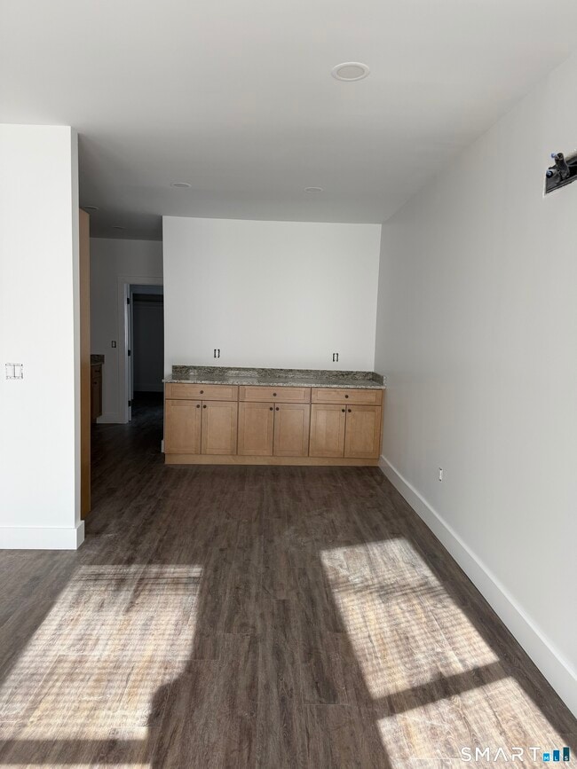 Building Photo - 663 Naugatuck Ave