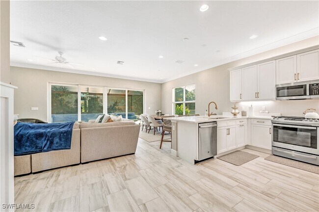 Building Photo - 11453 Jacaranda Dr