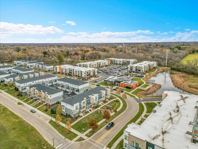 Building Photo - 29W710 Everton Dr