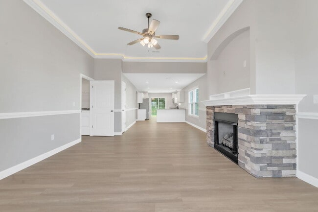 Building Photo - Modern 3-Bedroom Home with Granite Counter...