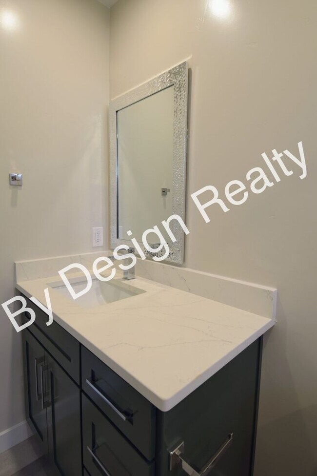 Building Photo - 3 Bed 3 Bath - Built in 2024 - 1/2 Mile to...