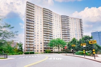 Building Photo - Winston Churchill