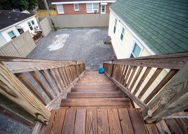 Building Photo - 114 Park Dr