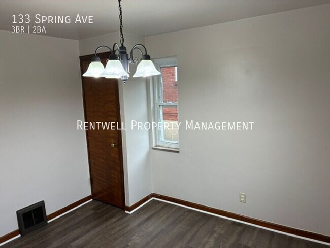 Building Photo - 133 Spring Ave