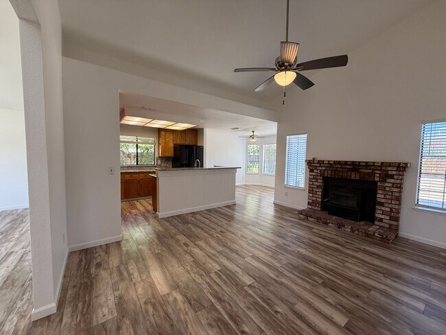 Building Photo - 243 Rio Mesa Ct