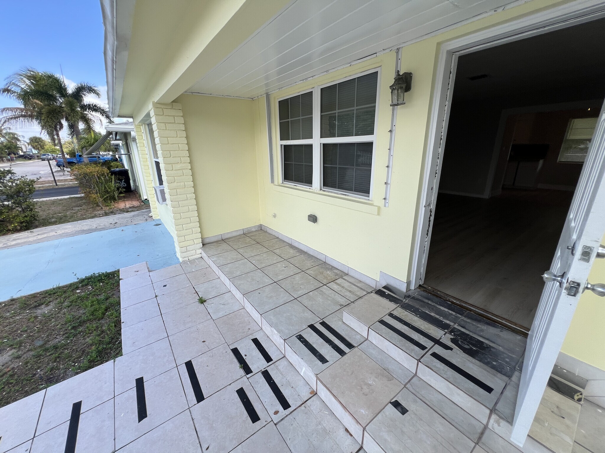 Building Photo - 1622 N J St