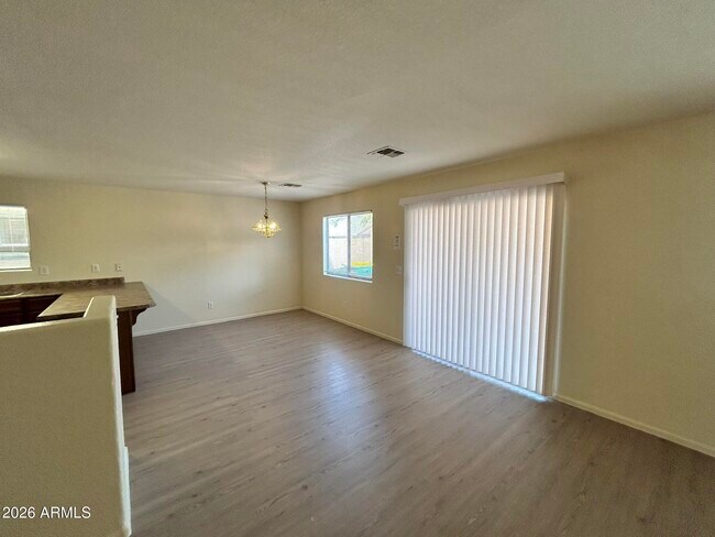 Building Photo - 42406 W Sunland Dr