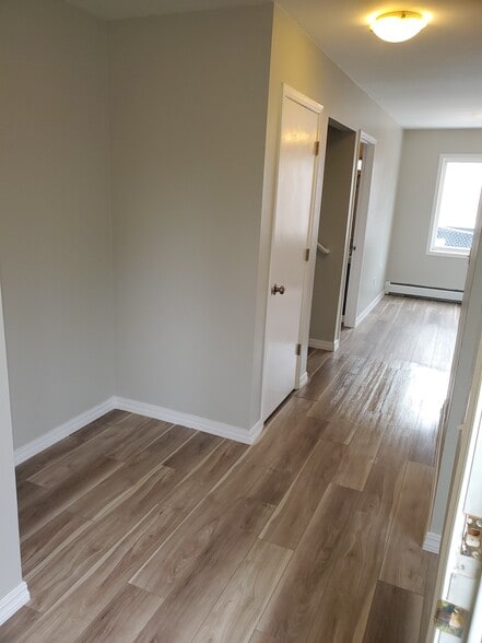 Building Photo - 625 E 22nd Ave