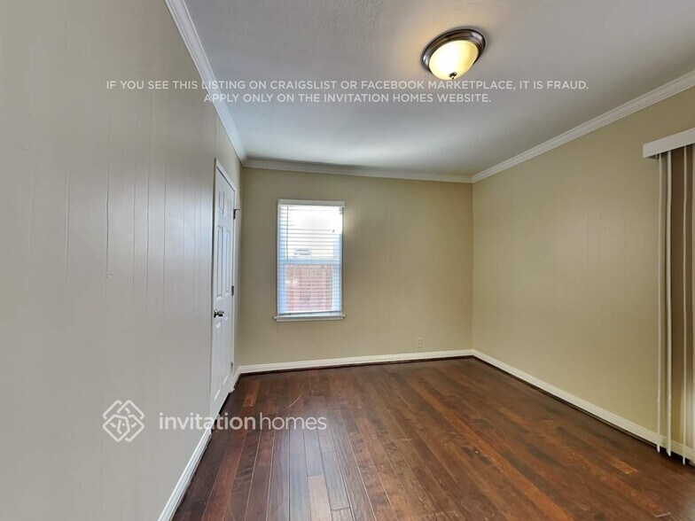 Building Photo - 3003 Hillcrest Dr