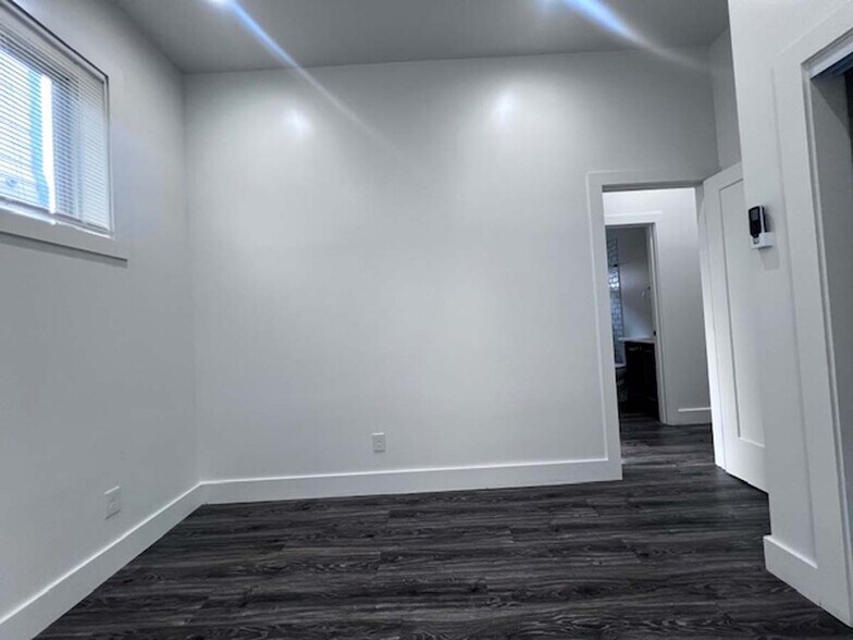 Building Photo - 6235 San Pablo Ave