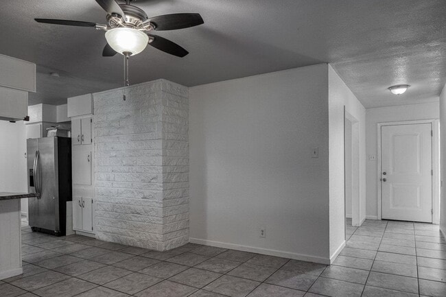 Building Photo - 243 Elizabeth Dr