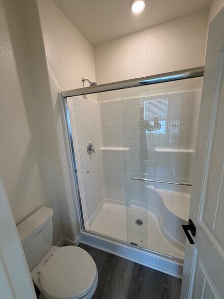 Building Photo - 30383 Town Square Dr