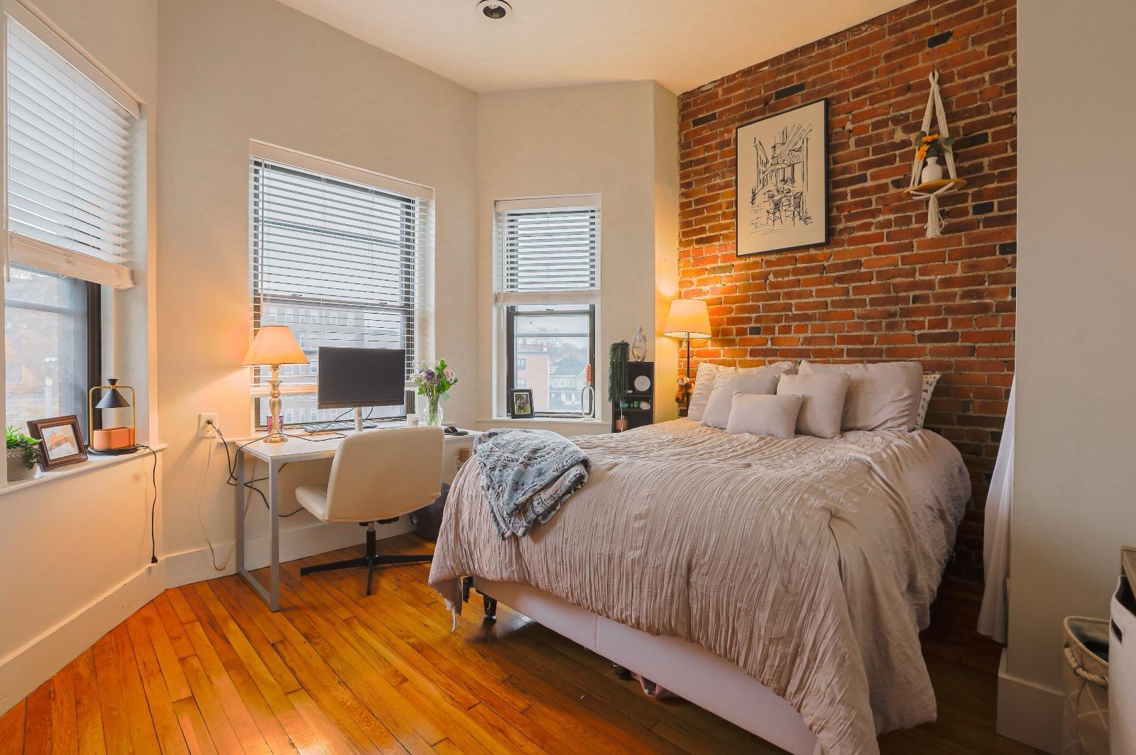 Building Photo - 11 Gorham St