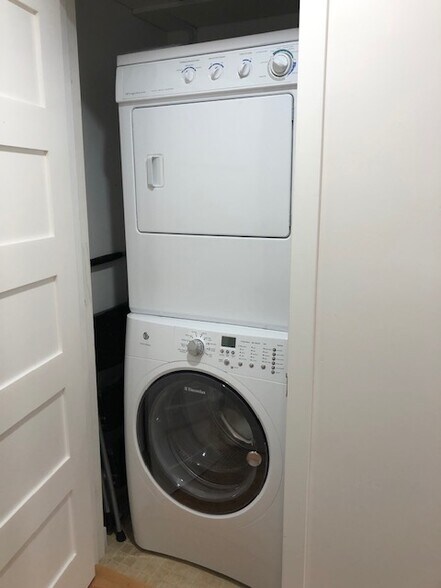 Building Photo - 101 Broad St