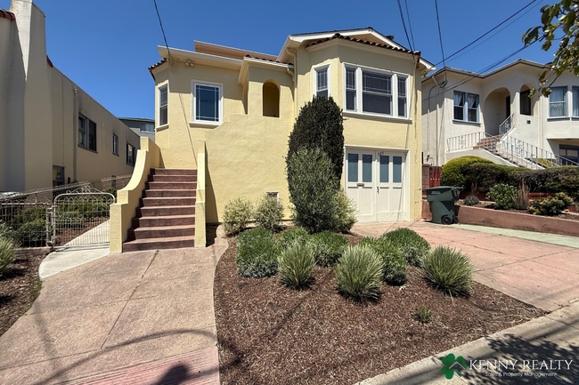 Building Photo - Spacious 3 Bedroom Home in Sign Hill Neighborhood in South San Francisco