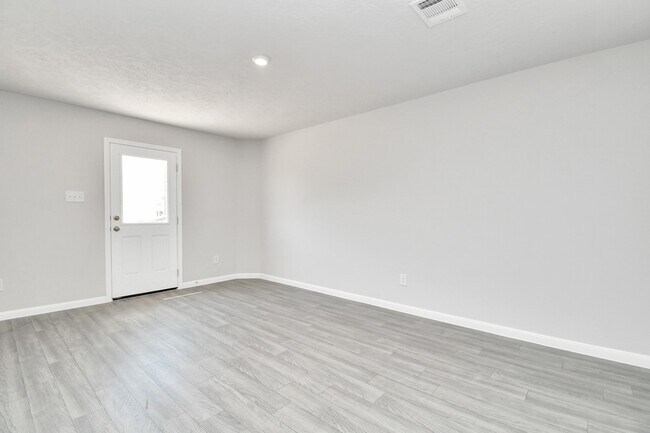 Building Photo - 1361 Rd 5102
