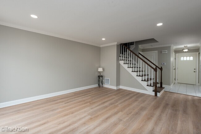 Building Photo - 1185 Leicester Ct
