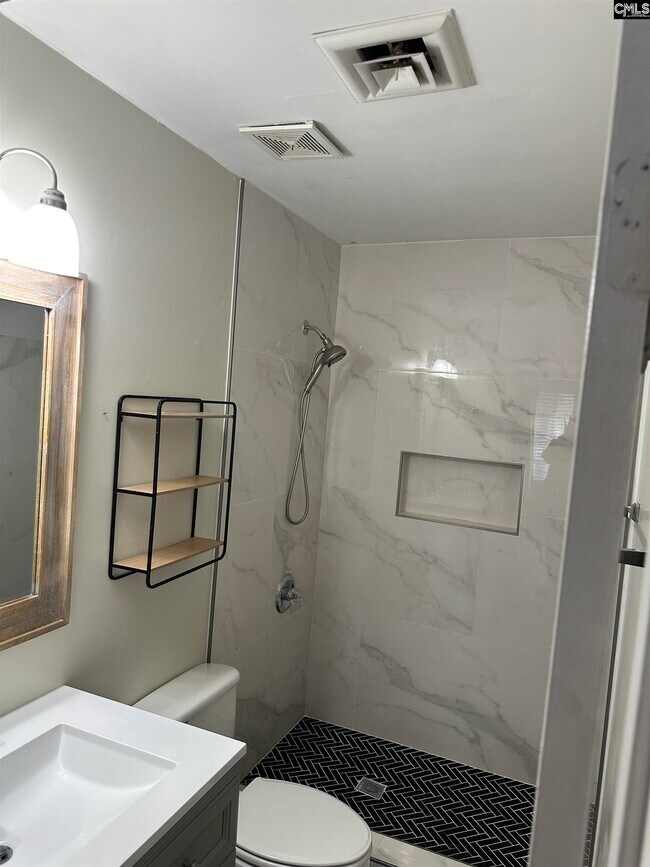 Building Photo - 301 Harbor Heights Dr