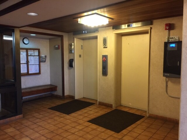 2 elevators by the lobby - 2415 Ala Wai Blvd