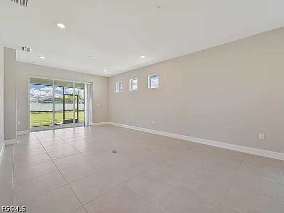 Building Photo - 42218 Edgewater Dr