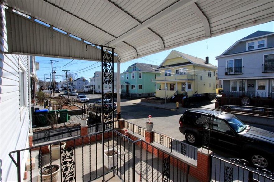 Building Photo - 122 Willis Ave