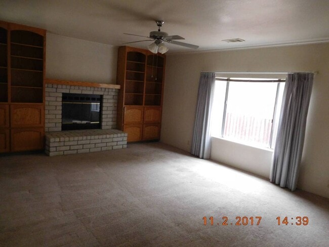 Building Photo - Charming 3 Bedroom 2 Bathroom - Pets allowed for $50 per month per pet