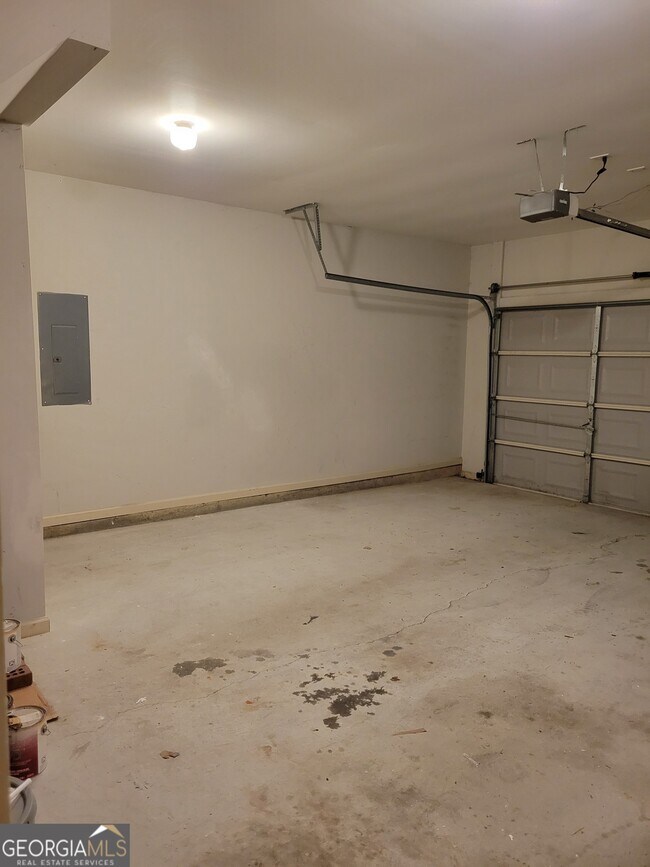 Building Photo - 175 Spinner Dr