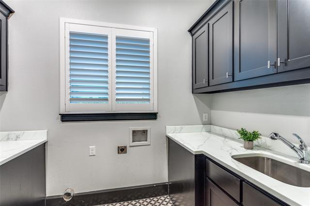 Building Photo - 8601 Colina Terrace