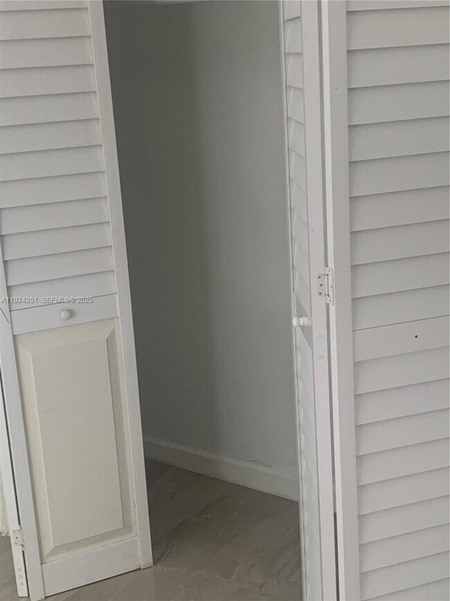 Building Photo - 30900 SW 189th Ave