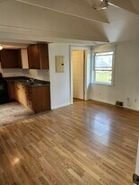 Building Photo - 305 8th St
