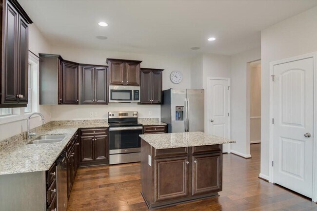 Building Photo - 173 Tahoe Drive