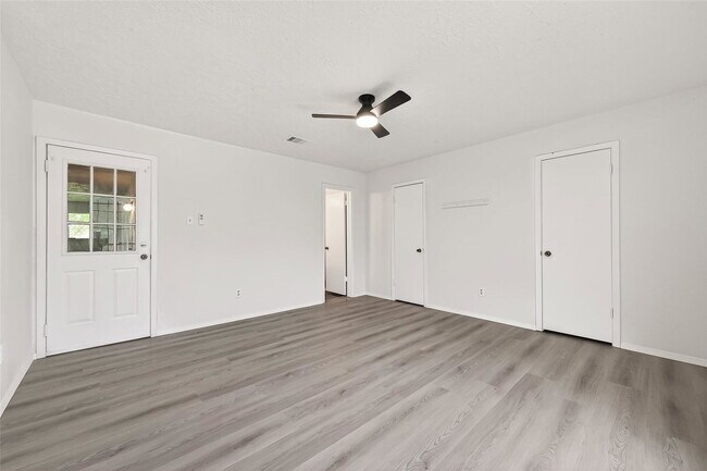 Building Photo - Beechbend Drive, Missouri City, TX 77489 - 4 BR 2.5 BA single-family home