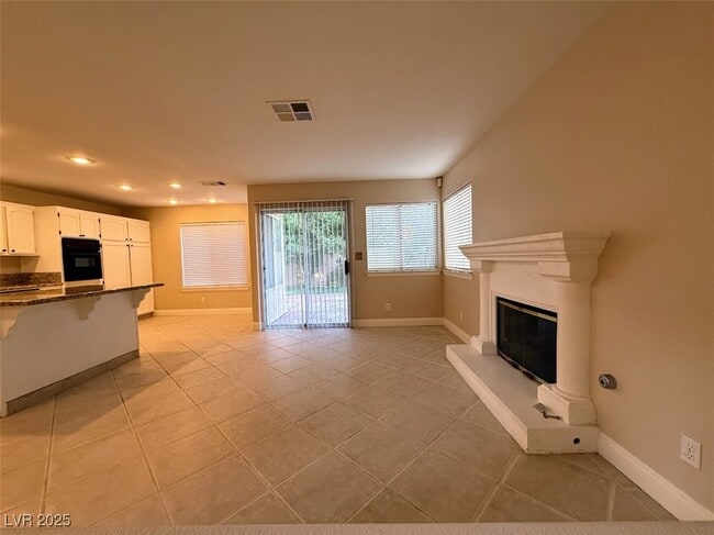 Building Photo - 9204 Vosburgh Dr