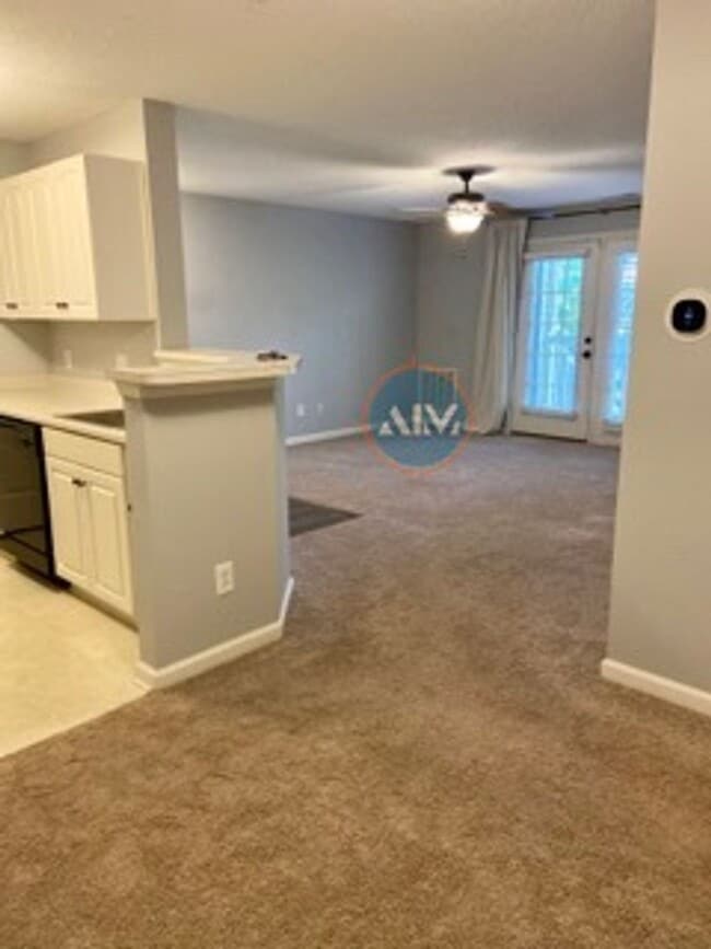 Building Photo - Second-Floor 1BR at The Estate at Westbury