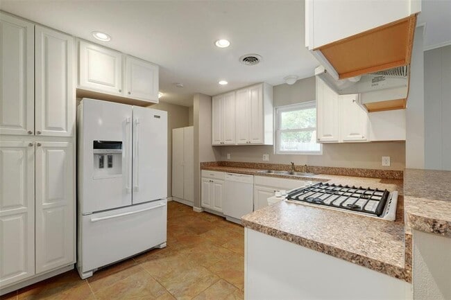 Building Photo - 8301 Franwood Ln