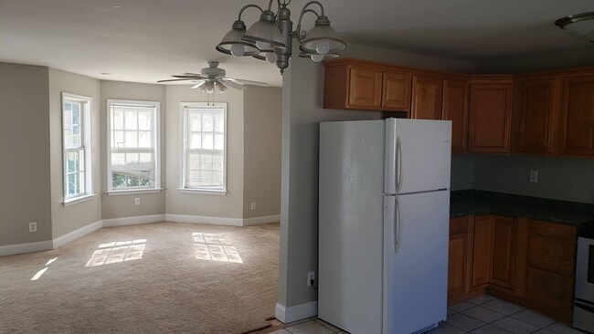 Building Photo - Unit 2