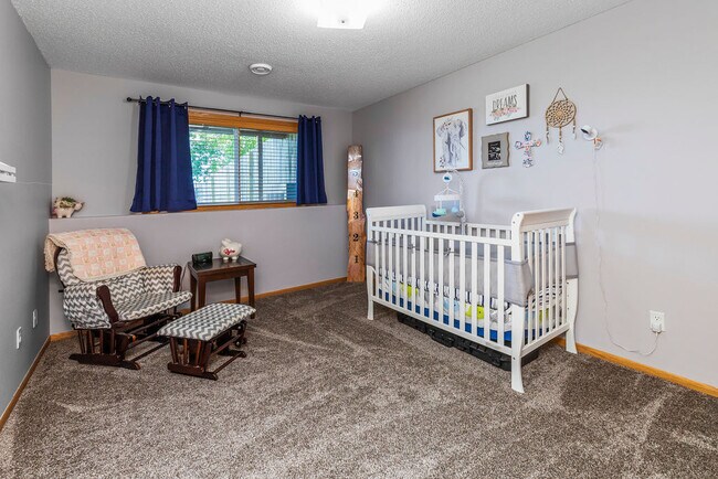 Bedroom #3 - 998 38 1/2 Ave W