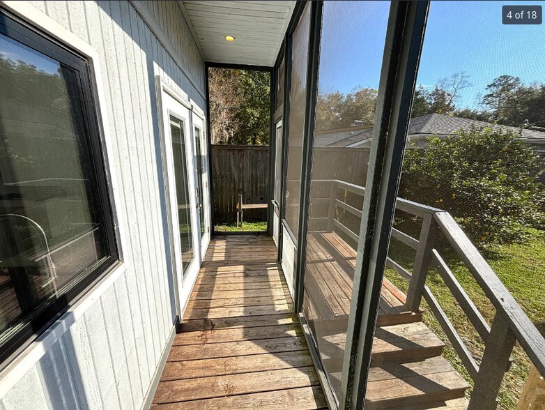 Building Photo - 542 Yale Dr