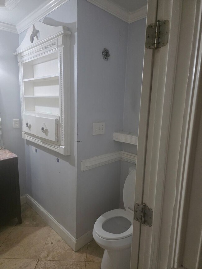 Building Photo - Charming 4BR House in Atlanta