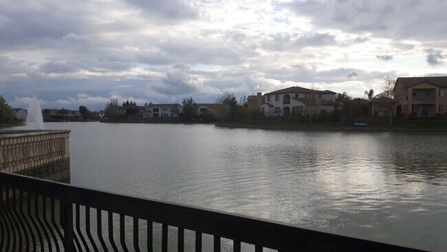 Building Photo - Pre-Lease Now for July 2026 Move-In – Stylish 3BR Townhome in Gated West Sacramento Community