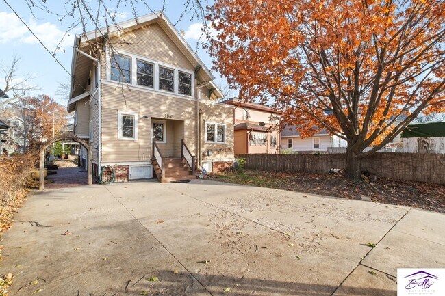 Building Photo - 350 N 41st St