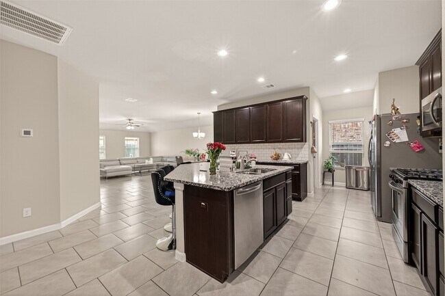 Building Photo - 18306 Pelham Holw Trl