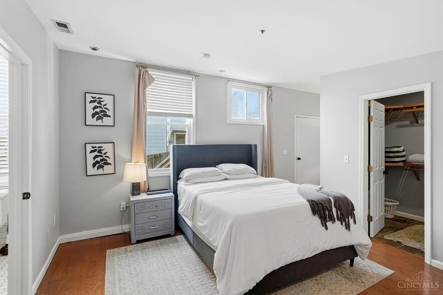 Building Photo - 535 Klotter Ave