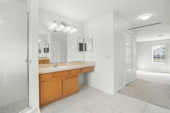 Building Photo - 12810 Moss Park Ridge Dr
