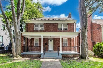 Building Photo - Van Buren St NW