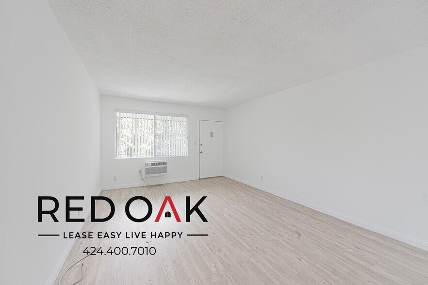 Building Photo - 12737 Moorpark St