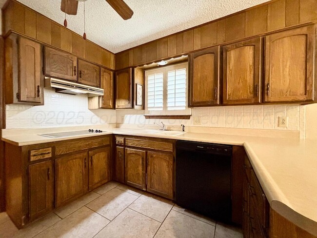 Building Photo - 4005 Linda Dr