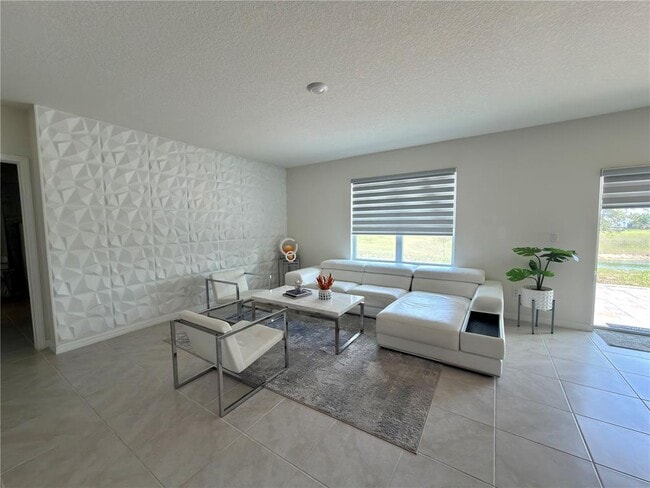 Building Photo - 9004 Tuscan Cypress St
