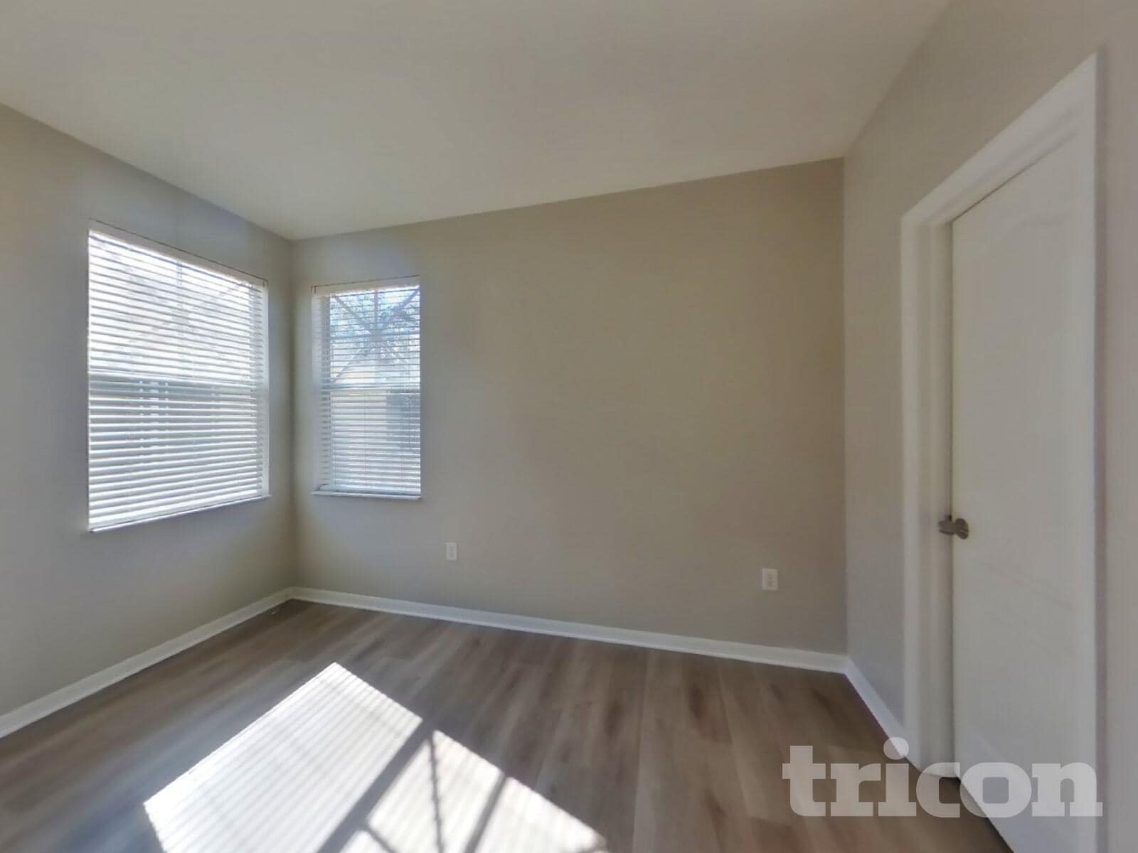 Building Photo - 1036 Napolean Way