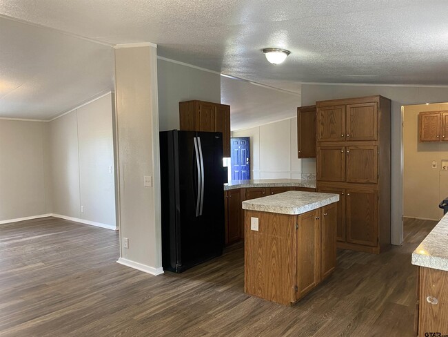 Building Photo - 22944 Shell Shore Dr